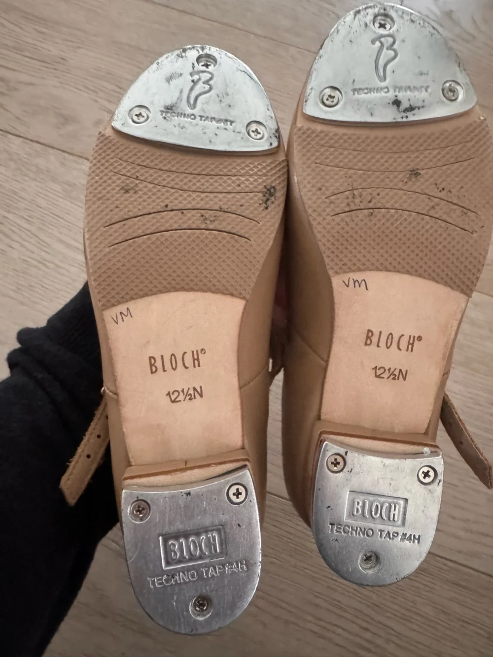 Girl’s Bloch Tap-On Tap Shoe size 12.5 N Tan color